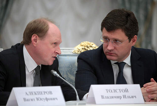 Министр энергетики Александр Новак (справа) задавал тон на совещании президента с членами правительства