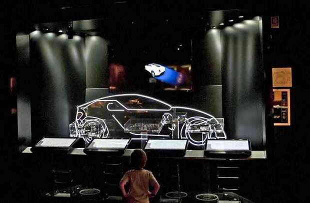 Музей авто истории в турине, италия. (трафик)