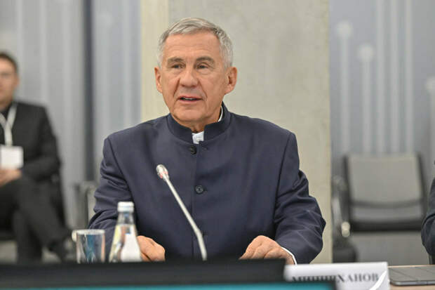 Рөстәм Миңнеханов: Галимнәр һәм инженерлар әзерләүне мәктәп эскәмиясеннән башларга кирәк