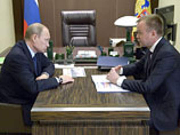 Президент России Владимир Путин принял добровольную отставку губернатора Иркутской области Сергея Ерощенко, который решил пойти на досрочные выборы в 2015 году Президент России Владимир Путин принял добровольную отставку губернатора Иркутской области Сергея Ерощенко, который решил пойти на досрочные выборы в 2015 году