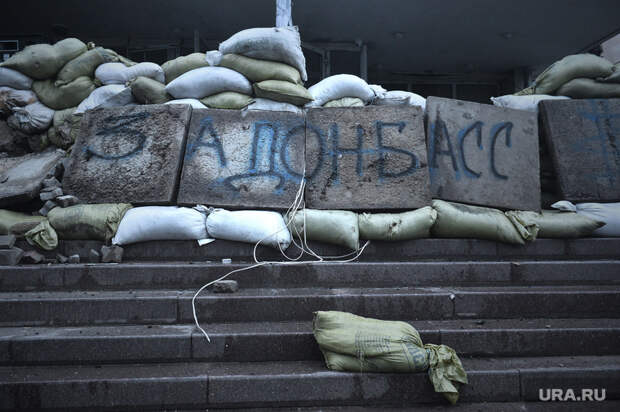 Последствия боевых действий в Мариуполе. Украина, баррикады, донбасс, мариуполь