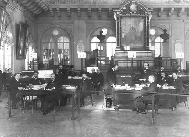 27 апреля 1906. Учет бюллетеней по выборам выборщиков в Первую Государственную думу в зале Городской думы 27 апреля 1906. Учет бюллетеней по выборам выборщиков в Первую Государственную думу в зале Городской думы