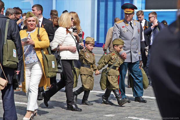 Взгляд изнутри Красной площади на парад  взгляд, красная, парад