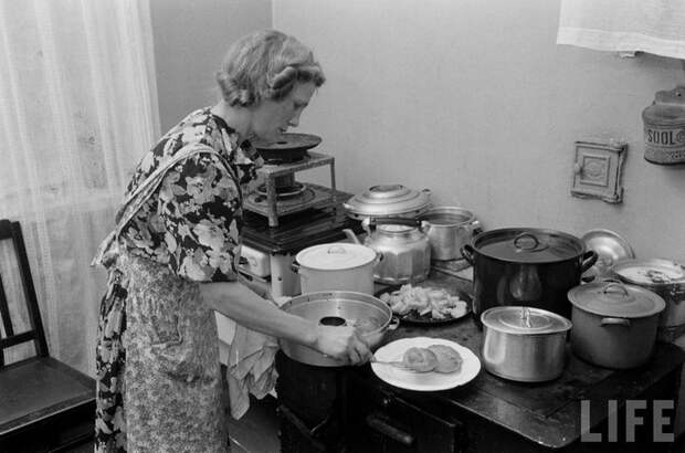 Фоторепортаж о жизни простых советских граждан в 1950-х