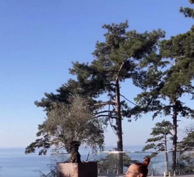 Актриса Эвелина Бледанс опубликовала фото в бикини с отдыха в Крыму