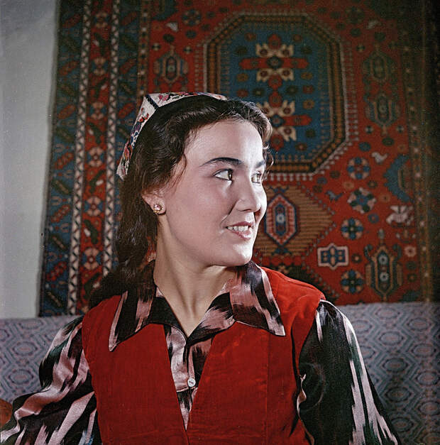 Студентка, комсомолка, спортсменка, наконец, она — просто красавица! девушки, ссср