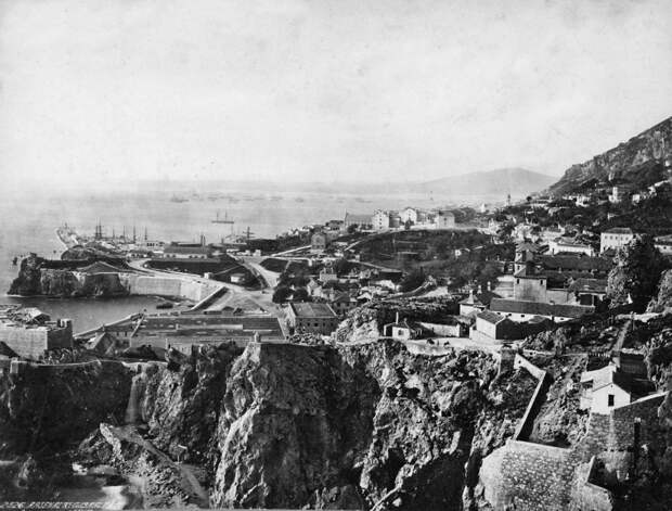Современная колония Гибралтар - территория отжатая  у Испании англичанами :  фоторепортаж из 1850-1890 гг .
