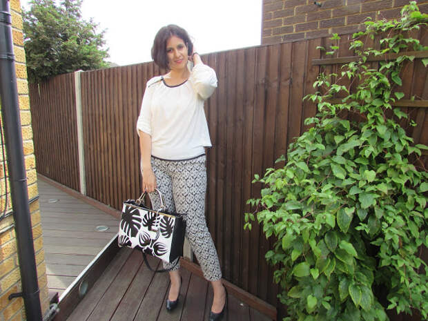 monochrome look