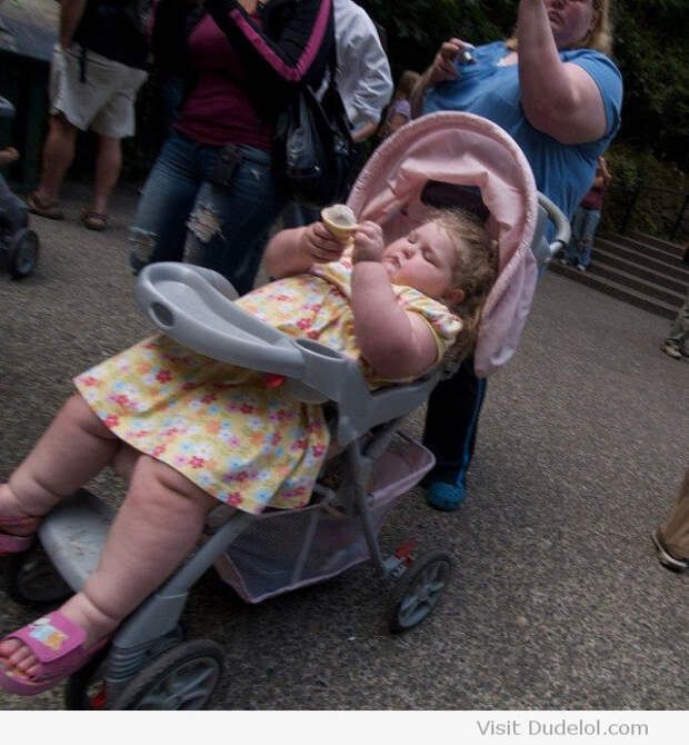 Mom-with-fat-older-kid-in-stroller