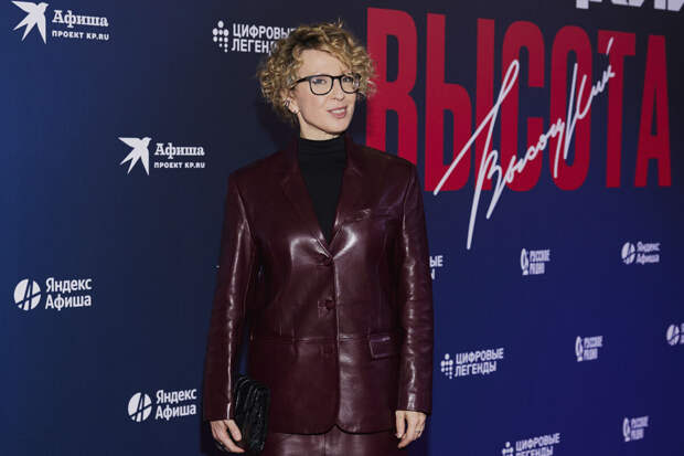 Ведущая Чурикова призналась, что встречает Новый год с семьей под телевизор