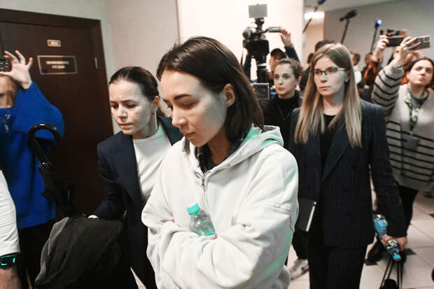 Защита Лерчек получила отказ по 10 ходатайствам с просьбой отпустить блогершу к врачу