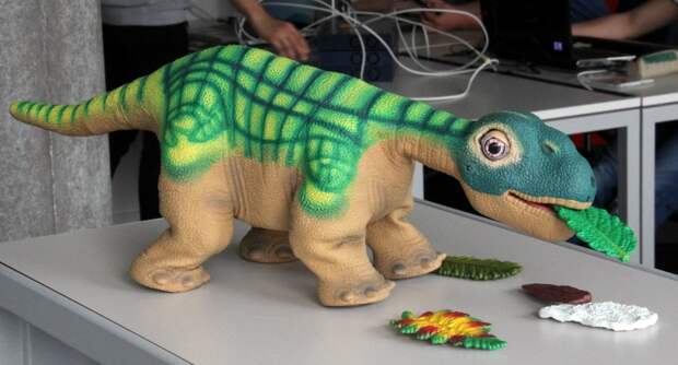 Робот-динозавр Pleo. животные, питомцы, роботы