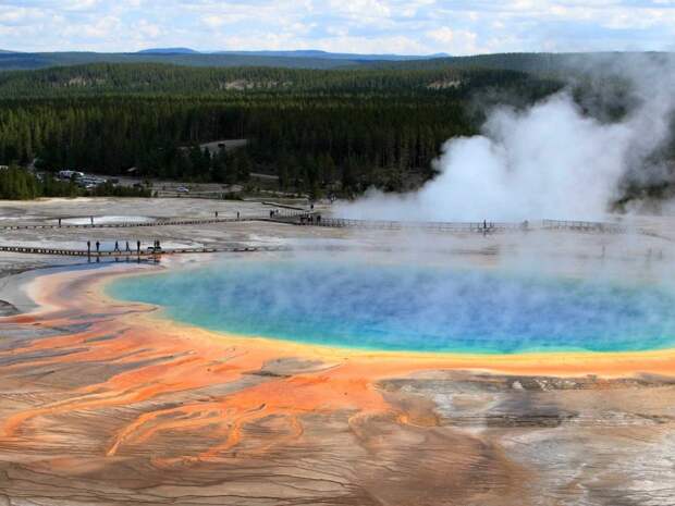 established-in-1872-yellowstone-national-park-spanning-idaho-montana-and-wyoming-is-americas-first-national-park-grand-prismatic-spring-is-the-largest-hot-spring-in-the-park