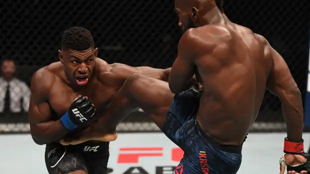 Американский боец Бакли оформил необычный нокаут в UFC