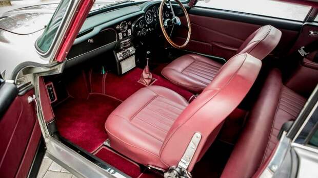 Aston Martin начинает сборку легендарного DB5