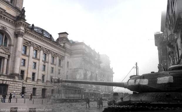 43. Берлин 1945-2010 Танк ИС-2 у Рейхстага. Связь времен, берлин, история, фото