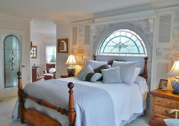 Всегда думала, что это очень дорогие окна, а оказалось. Сделала из своего дома дворец без усилий! Как же это красиво.