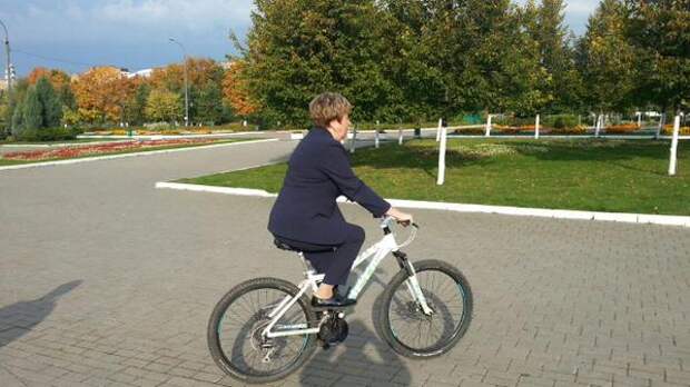 Как и и.о. руководителя администрации Одинцовского района Татьяна Одинцова: акция, велосипед, день без автомобиля