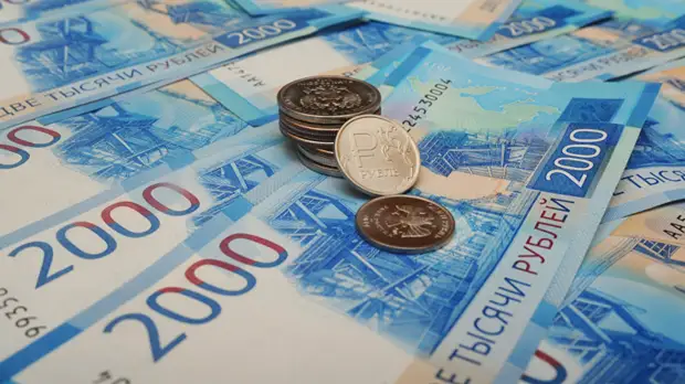 Реальные зарплаты россиян выросли в июле на 8%