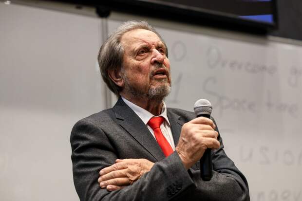 Инженер, отец американского предпринимателя Илона Маска Эррол Маск