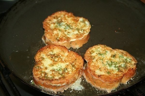 Гренки с помидорами и сыром или холостяцкий вечерний перекус. Рецепт, Гренки, Длиннопост