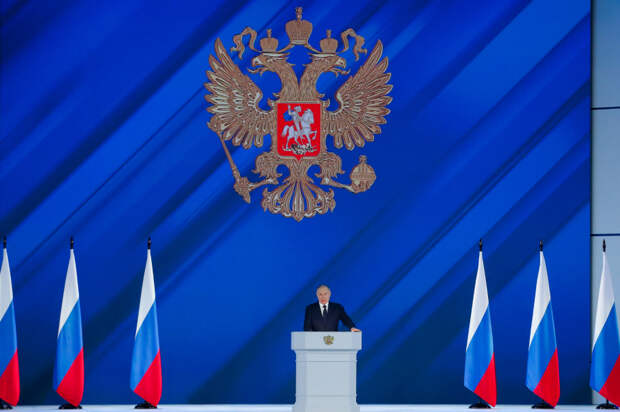 Президент РФ Владимир Путин во время выступления с ежегодным посланием Федеральному Собранию РФ в ЦВЗ «Манеж»