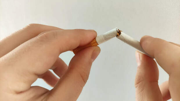 Отказ от курения, сломанная сигарета / Фото: amic.ru