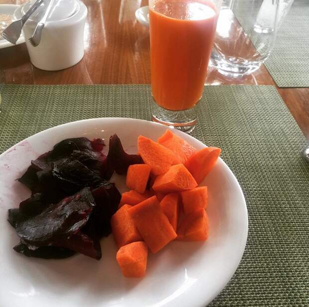 Любимый завтрак Маши &mdash; морковь и свекла