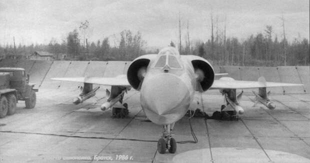 Ту-128 350-го авиаполка расположенного в городе Братск