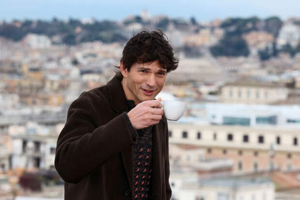 Gucci уволил Эштона Кутчера из-за лишнего веса