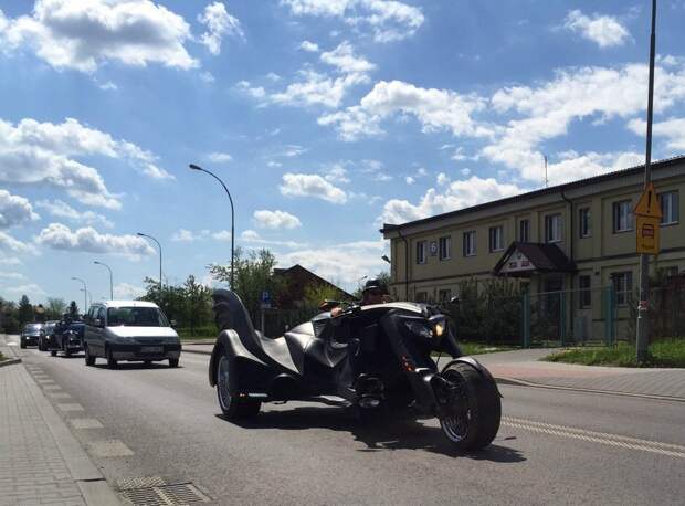 Трайк Бэтмена от польских кастомайзеров Трайк Бэтмена от польских кастомайзеров бэтмен, мото, мотоцикл, трайк