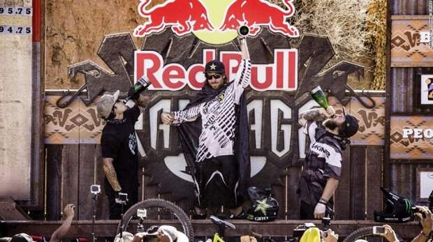 Самое опасное соревнование по фрирайду Red Bull Rampage 2015