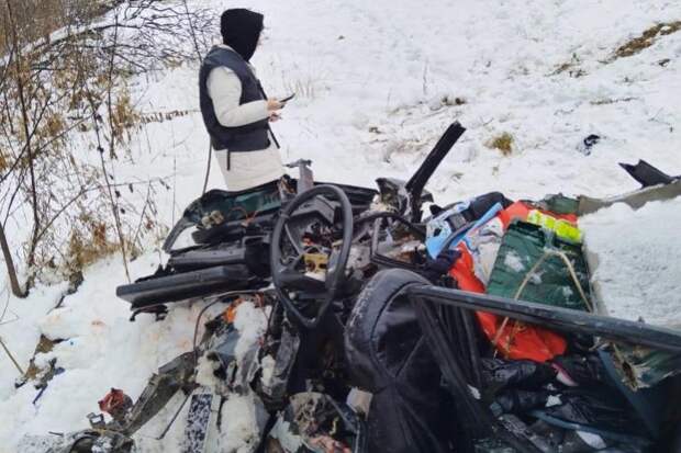 СКР опубликовал фото с места ДТП с шестью погибшими под Новосибирском