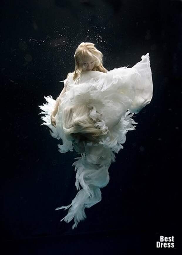 Волшебные платья под водой