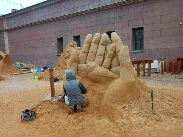 Пиотровский: фестиваль песчаных скульптур в Петропавловке начнется с 1 мая