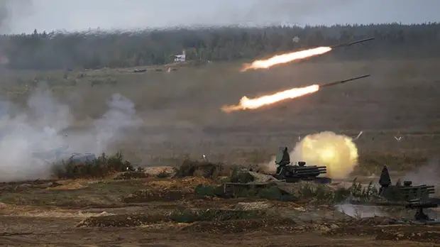 «Часть обширного военно-стратегического сотрудничества»: какие задачи будут отрабатываться на учениях «Запад-2021»