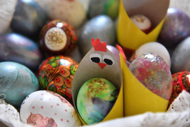 Россиянам назвали самые опасные способы окраски яиц на Пасху