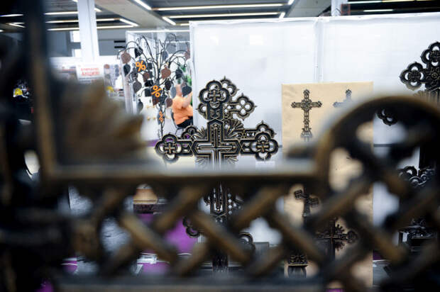 Выставка похоронной моды в Москве (50 фото)