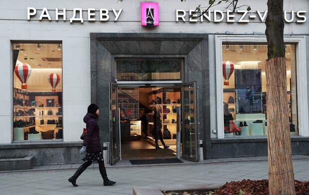 Известная российская сеть магазинов вывезла звезд в Куршевель и разгневала россиян