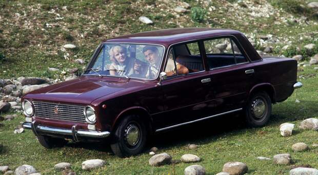ВАЗ-2101 – Fiat 124 советский автопром, ссср