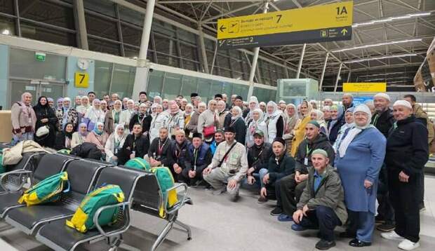 «Авыручылар шифа сорап калды»: Балык Бистәсеннән йөзләп кеше Мәккәгә китте