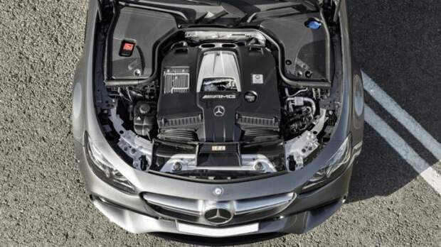 Самый быстрый седан Mercedes-AMG E63s W213 (10 фото)