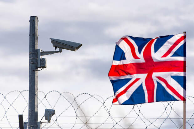 Politico: на ВЭФ в Давосе вывешенный британский флаг оказался больше других