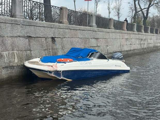 Полиция нашла капитана столкнувшегося с мостом катера