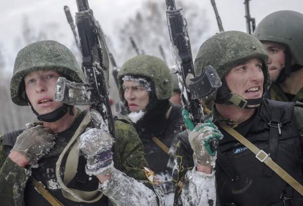 Россия практически завершила обустройство шести военных баз в Арктике - Генштаб