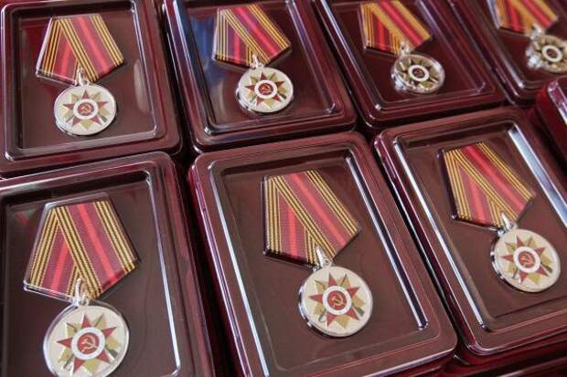Ветераны Великой Отечественной войны награждены медалями в Бостоне