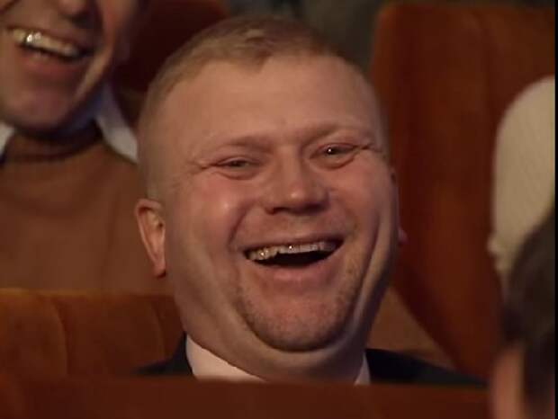 Безудержное веселье веселье, кривое зеркало, смех, улыбка, юмор