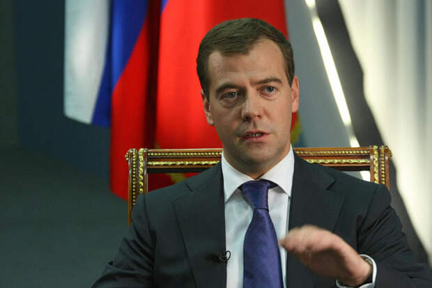 Медведев подтвердил планы ввести право на заморозку иностранных активов Медведев подтвердил планы ввести право на заморозку иностранных активов