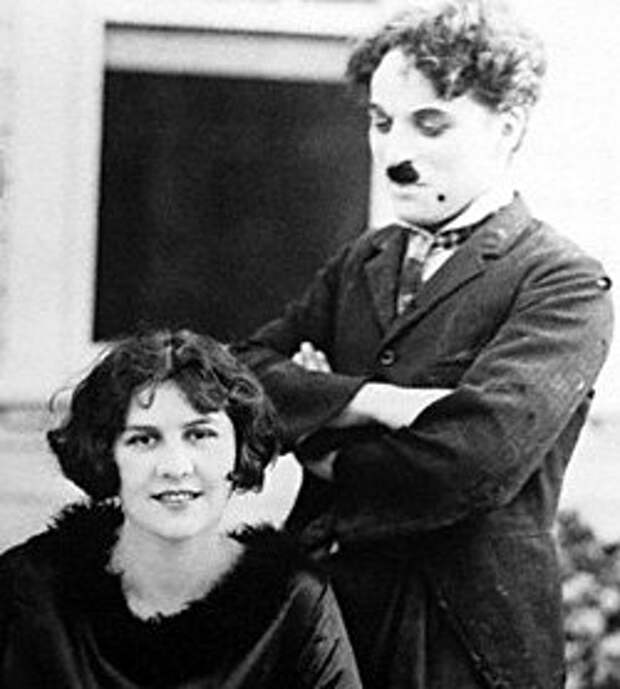 Жена чарли чаплина. Чарли Чаплин с женой. Чарли Чаплин вторая жена. Чарли Чаплин жена уна Онел. Чарли Чаплин с женой молодые.