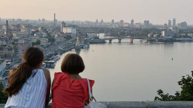 Опрос: более 40% украинцев считают себя единым с русскими народом 